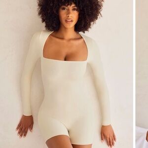 🤎NWOT Oh Polly Rue Long Sleeve Square Neck Unitard Ivory Sz 4🤎